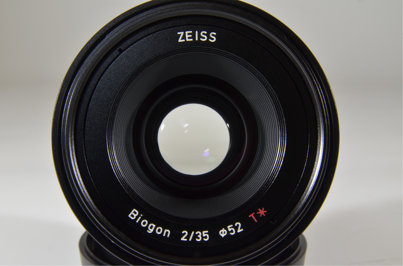 carl zeiss loxia 35mm f/2 biogon t* lens for sony e mount