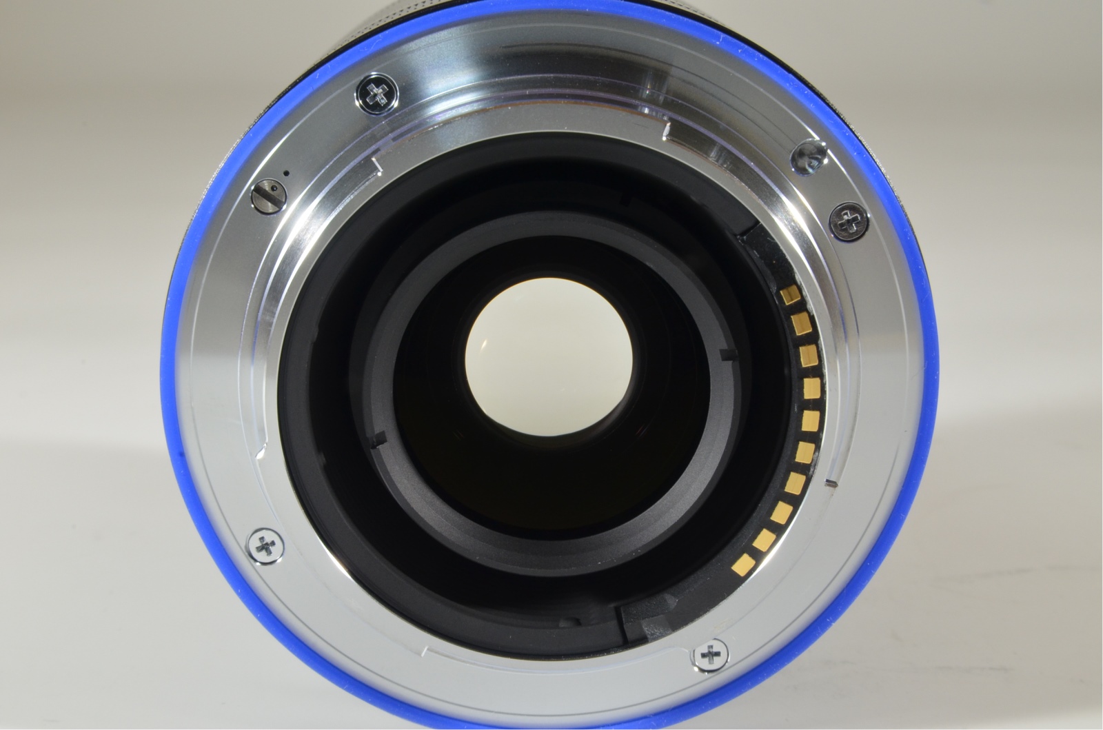 carl zeiss loxia 35mm f/2 biogon t* lens for sony e mount