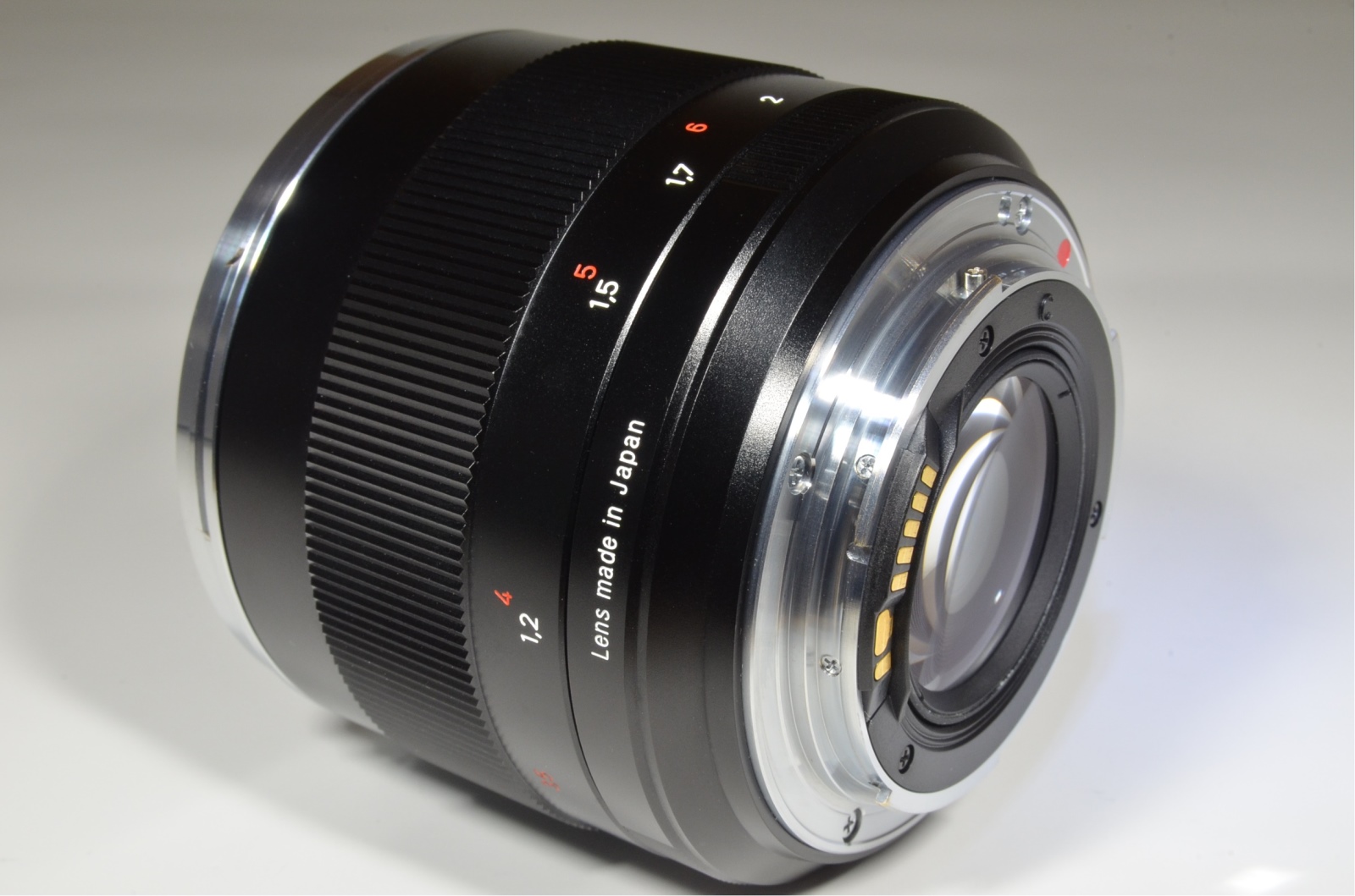 carl zeiss planar t* 85mm f/1.4 ze for canon