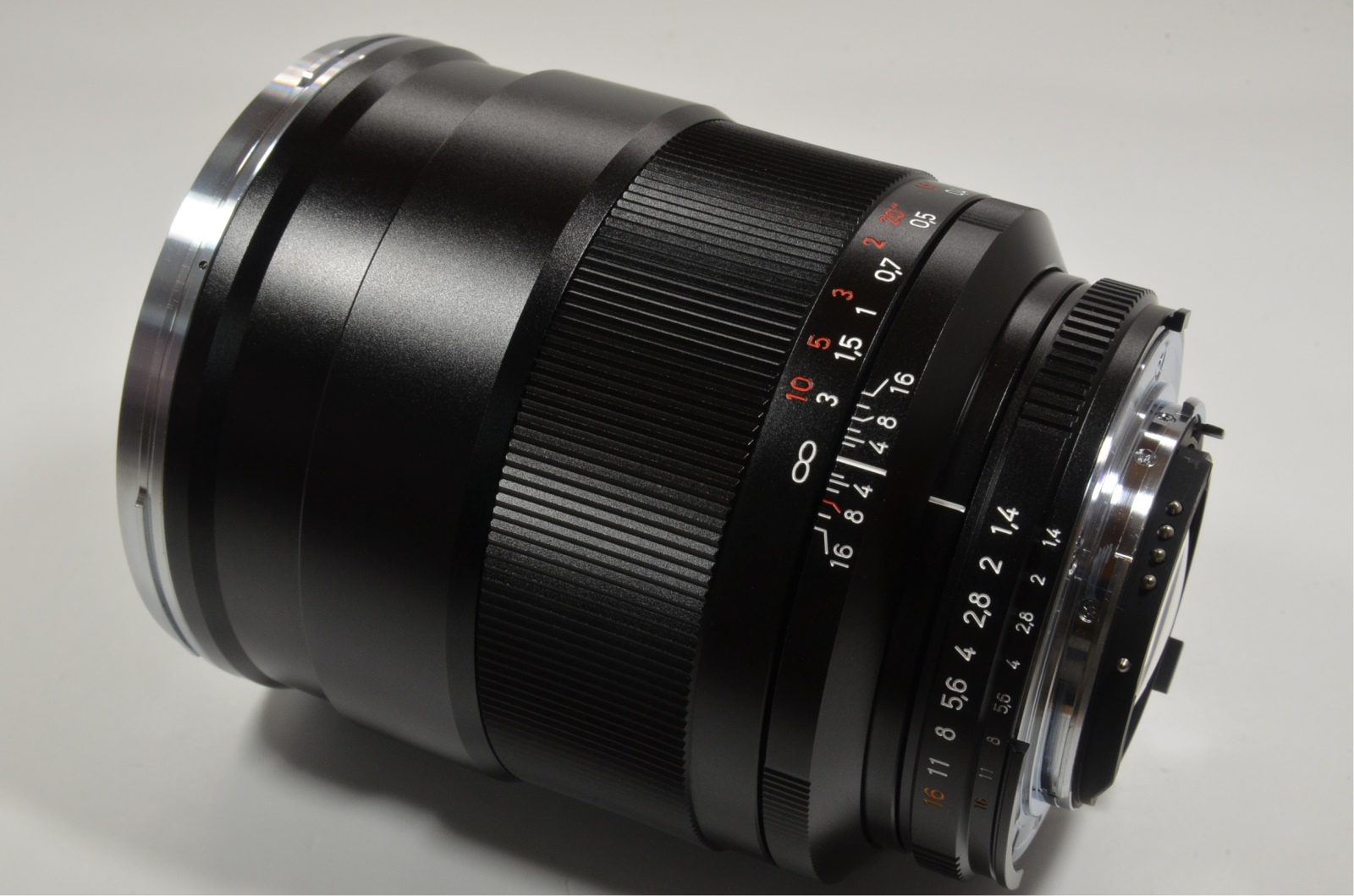 carl zeiss distagon t* 35mm f1.4 zf.2 for nikon with lens filter