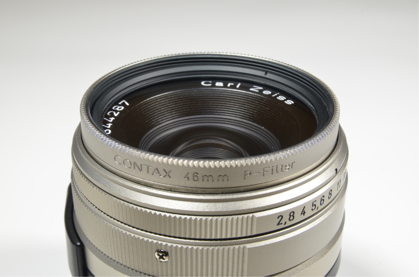 contax carl zeiss t* biogon 28mm f2.8 g lens