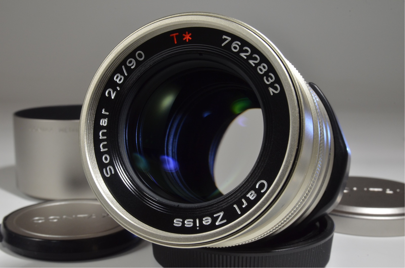 contax carl zeiss t* sonnar 90mm f2.8 g lens