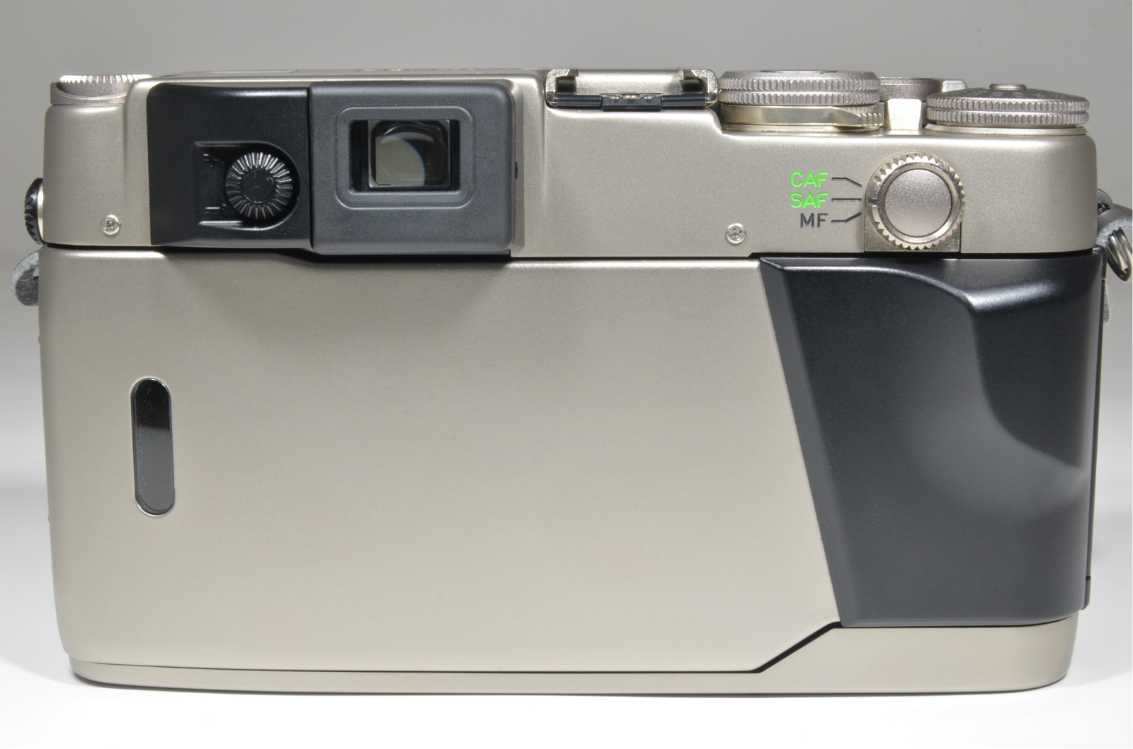 contax g2 35mm film camera, planar 45mm f2, tla200