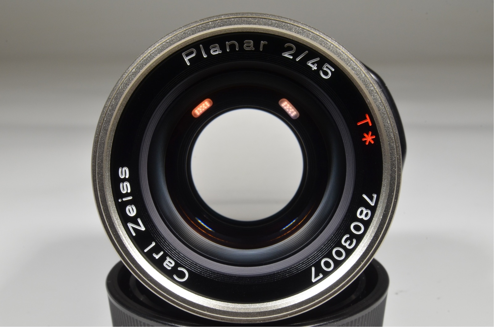 contax g2 camera / planar 45mm f2 / biogon 28mm f2.8 / sonnar 90mm f2.8 / tla200