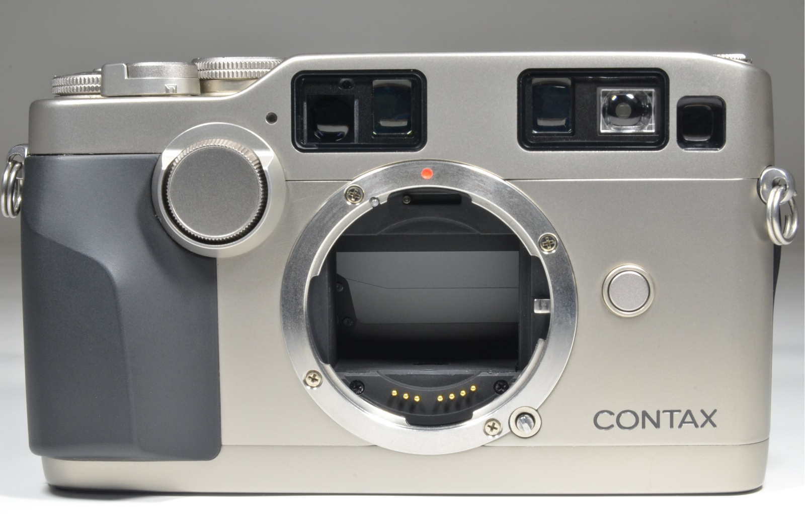 contax g2 camera / planar 45mm f2 / biogon 28mm f2.8 / sonnar 90mm f2.8
