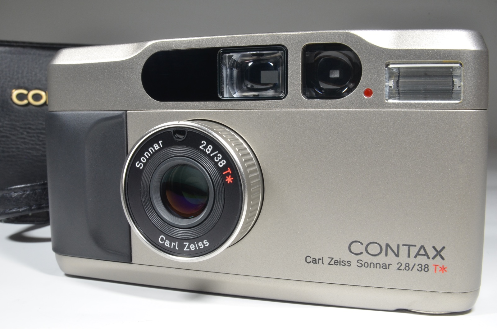 contax t2 point & shoot 35mm film camera with full leather case