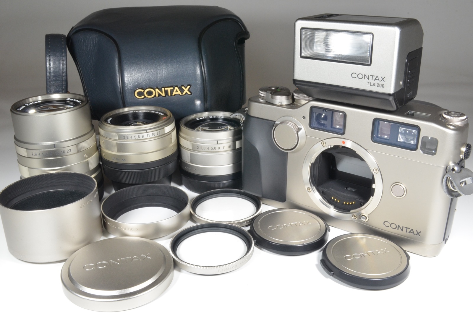 contax g2, full case, planar 45mm f2, biogon 28mm f2.8, sonnar 90mm f2.8, tla200