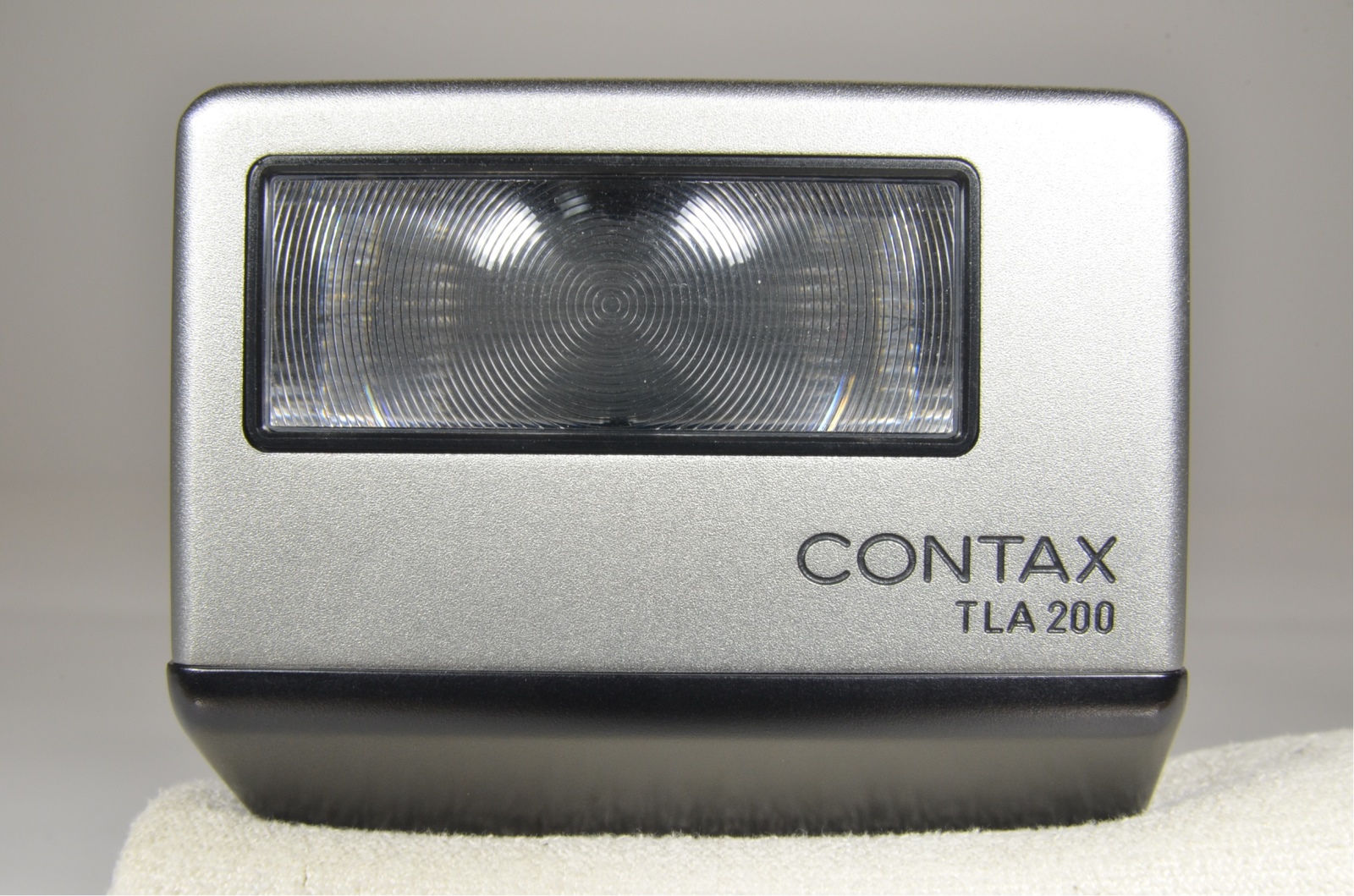 contax g2 boxed with planar 45mm f2, biogon 28mm f2.8, sonnar 90mm f2.8, tla200