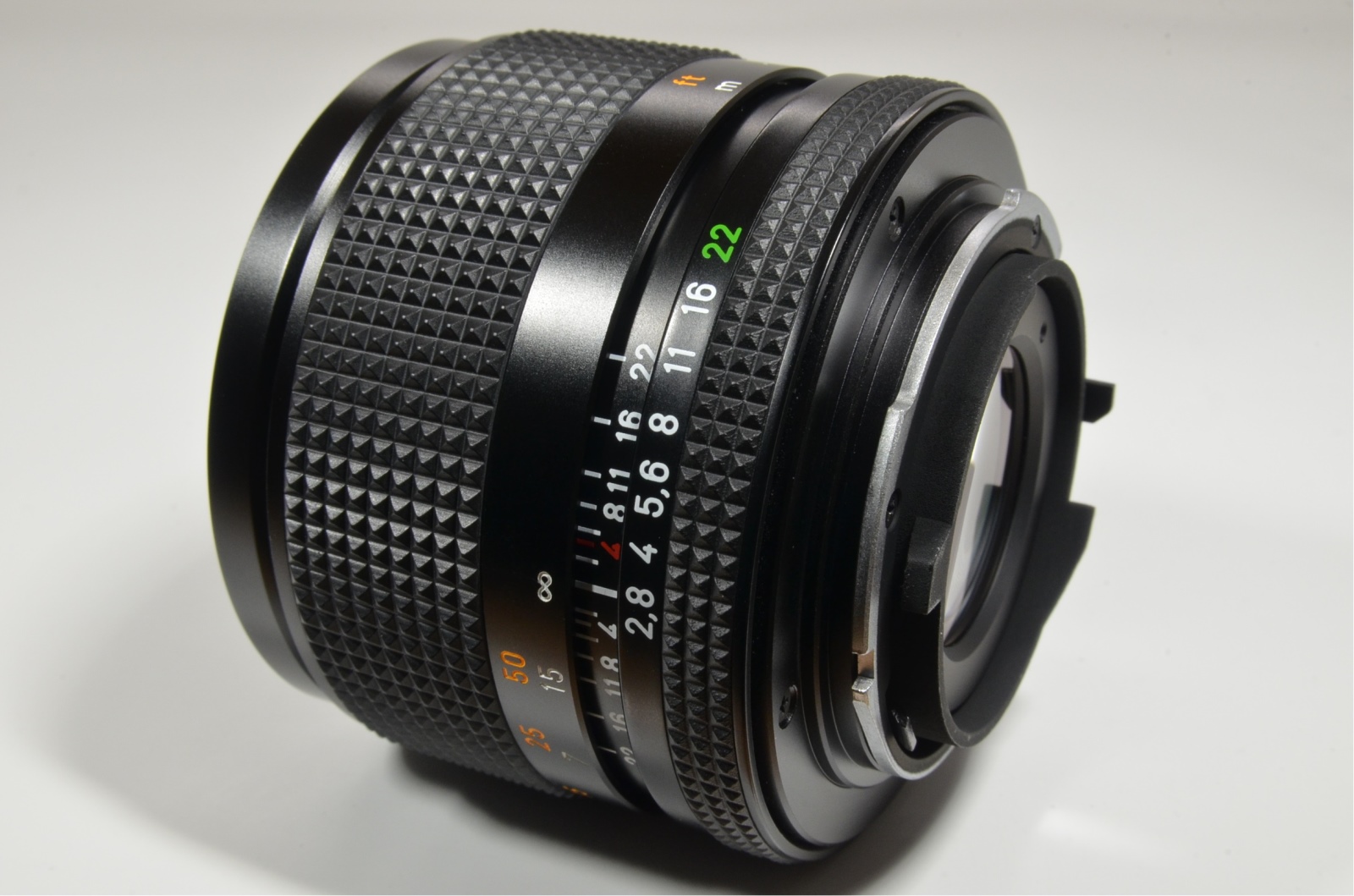 contax carl zeiss sonnar t* 85mm f2.8 mmg with metal hood 3