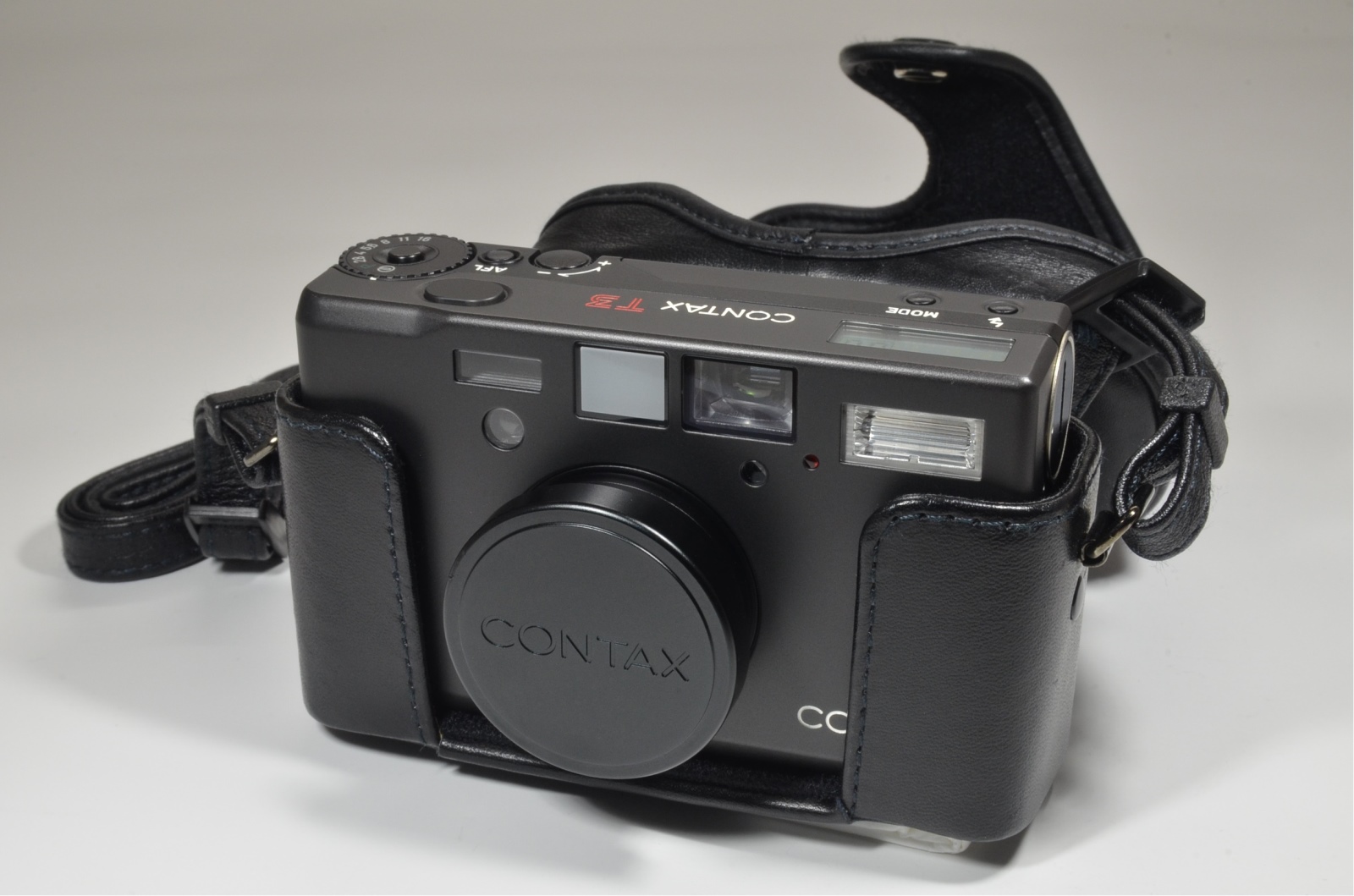 contax t3 black data back with metal hood and full leather case