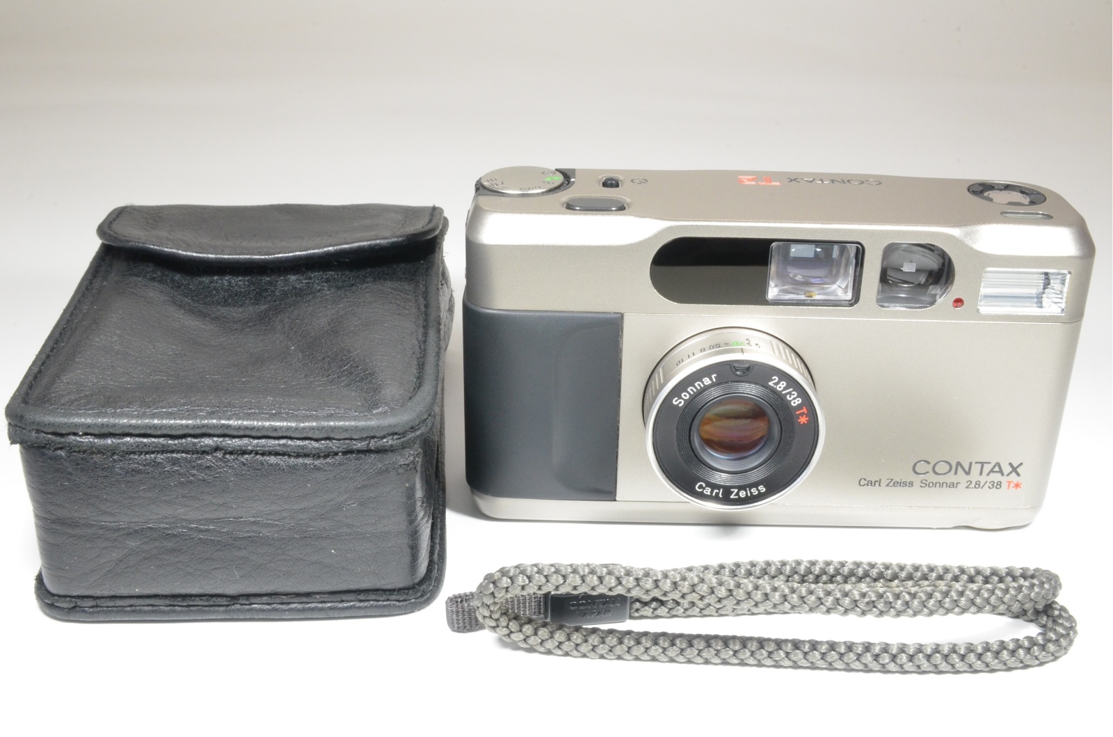 contax t2 titanium silver point & shoot 35mm film camera #a1106 from japan