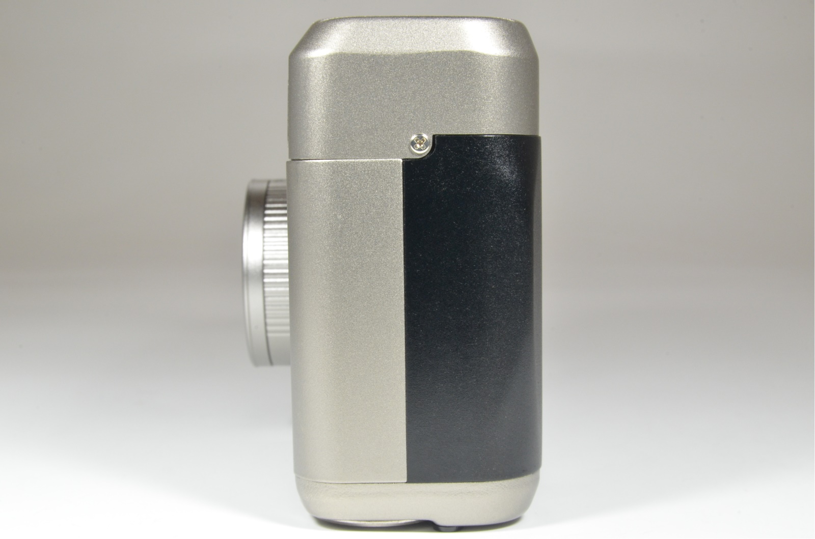 contax t2 titanium silver point & shoot 35mm film camera