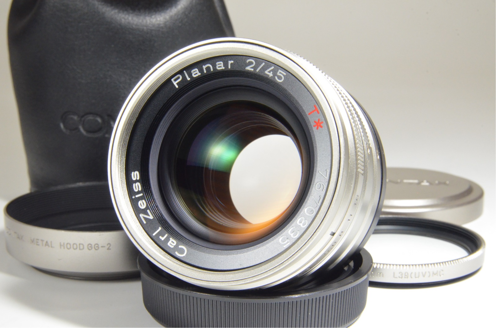 contax carl zeiss t* planar 45mm f2 with lens hood from japan
