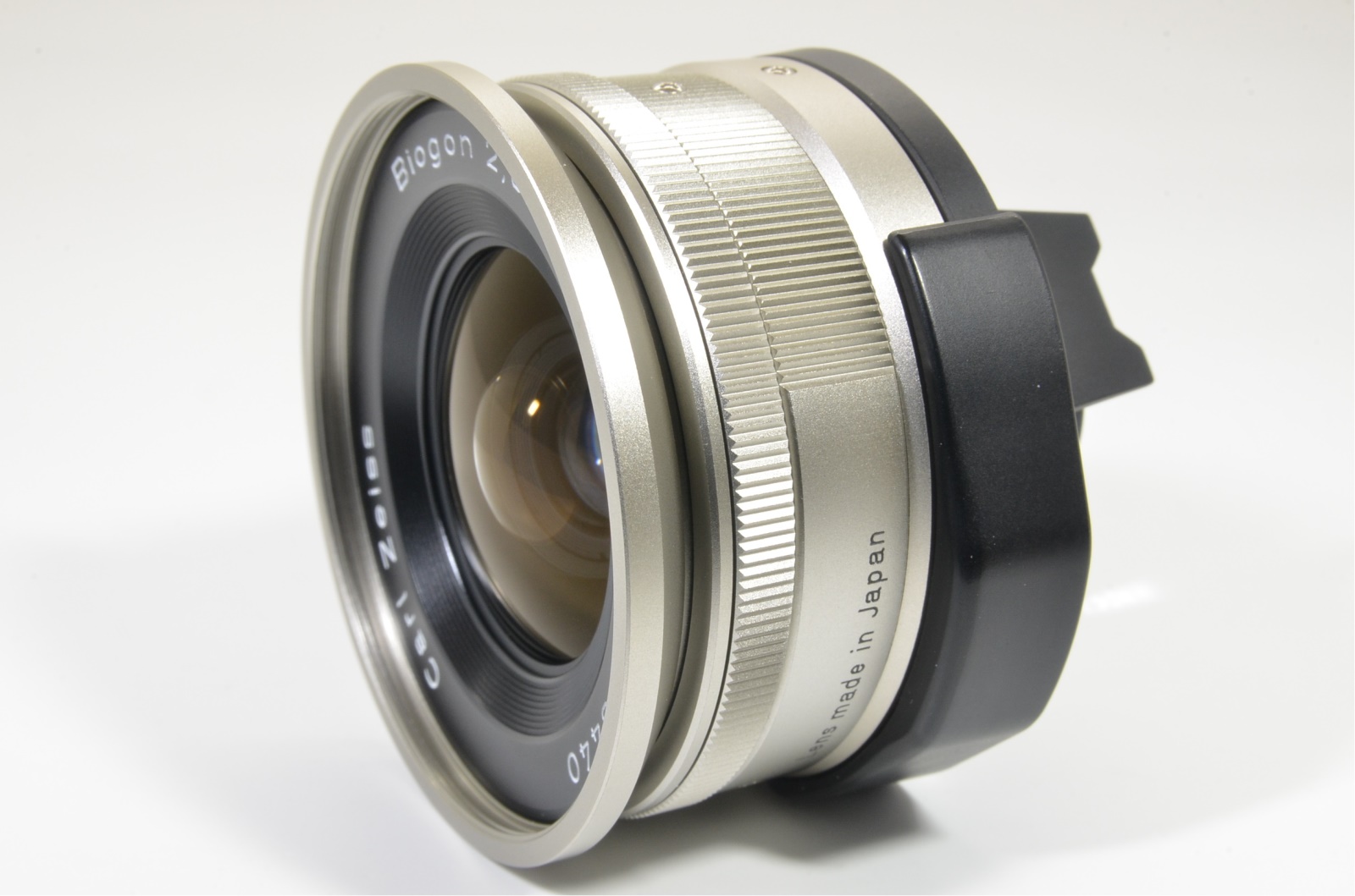 contax carl zeiss t* biogon 21mm f2.8 lens with view finder for g2