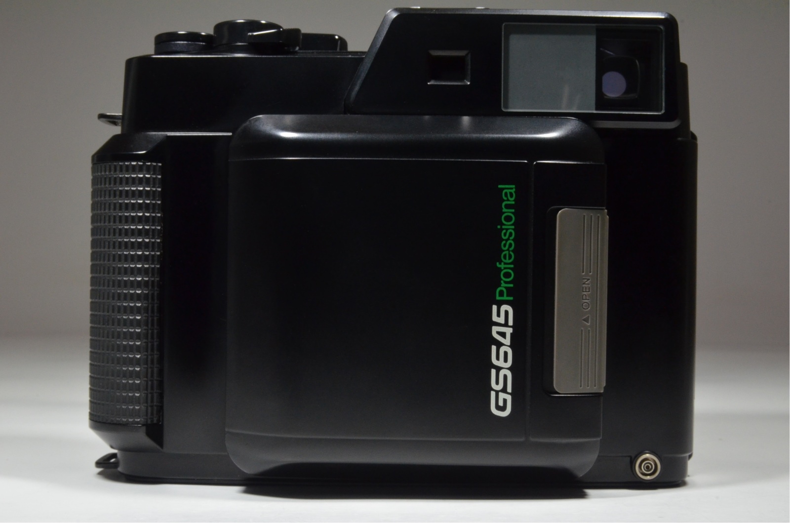 fujifilm fujica gs645 pro fujinon 75mm f3.4 medium format film camera
