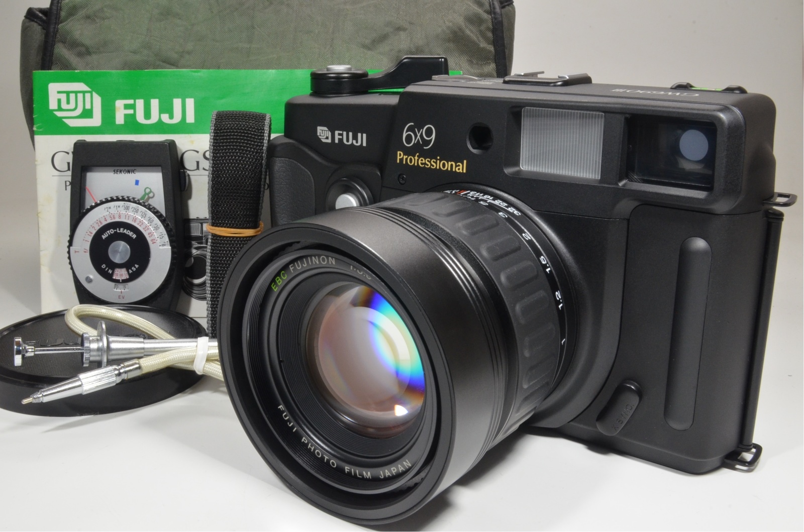 fuji fujifilm gw690iii 90mm f3.5 count only '015' with exposure meter