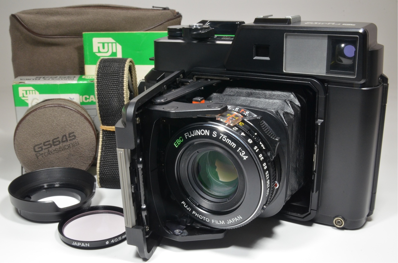 fujifilm fujica gs645 75mm f3.4 with lens hood and filter