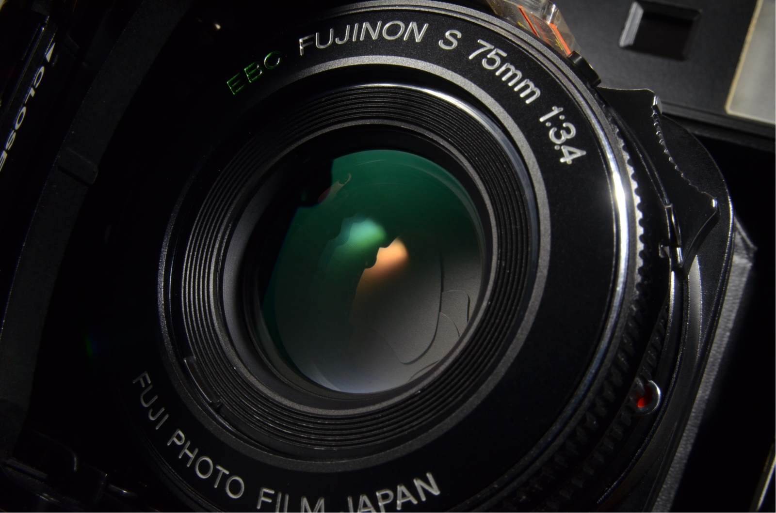 fujifilm fujica gs645 film camera 75mm f3.4 w/ lens filter and hood