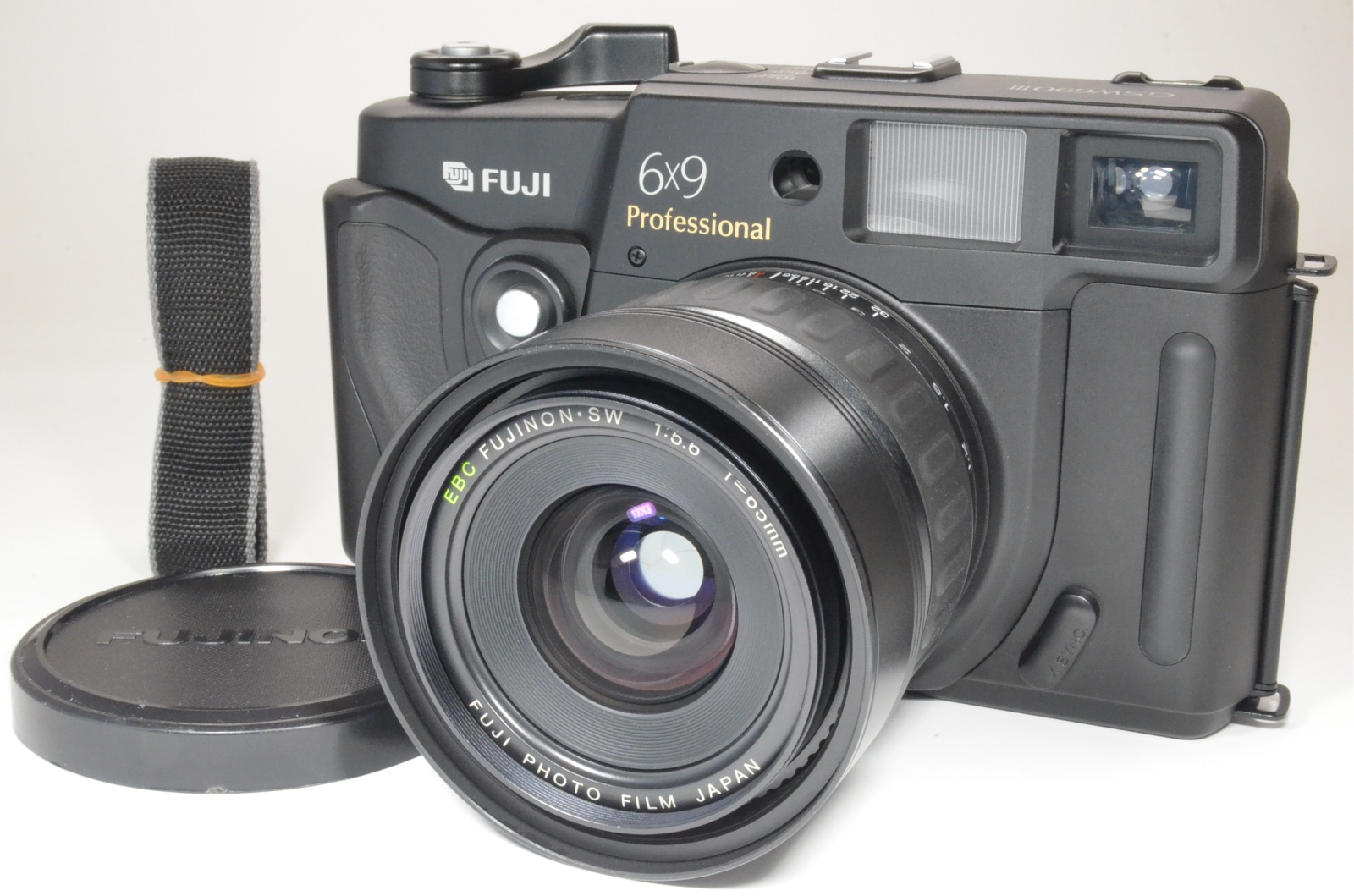 fuji fujifilm gsw690iii 65mm f5.6 count '032' medium format camera