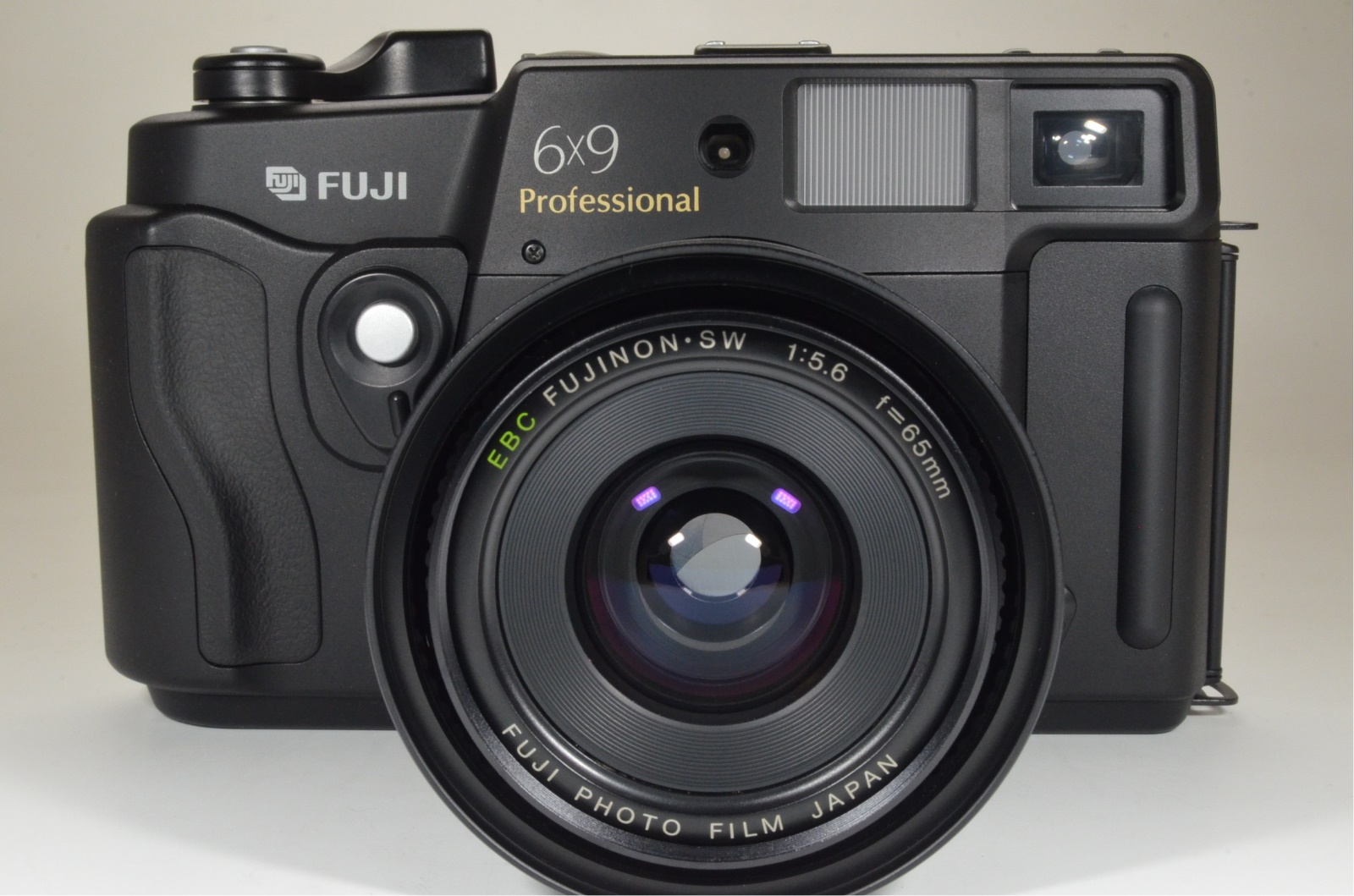 fuji fujifilm gsw690iii 65mm f5.6 count only '013' medium format film camera