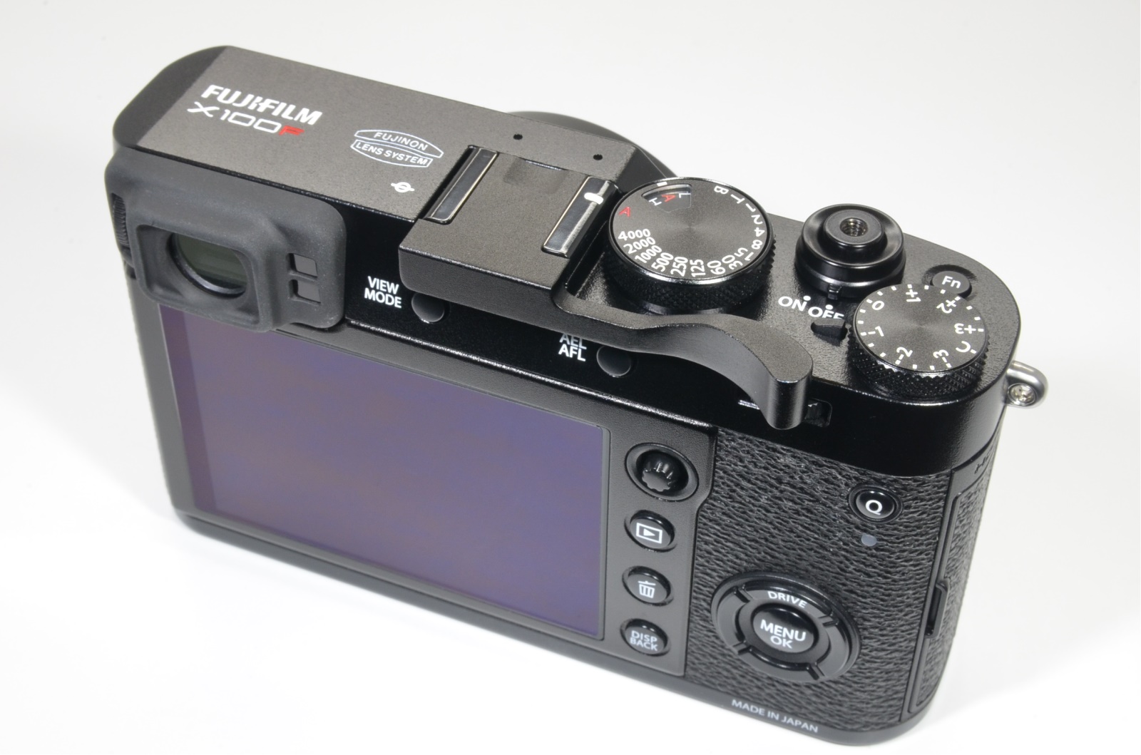 fuji fujifilm x100f black 24.3mp digital camera shutter count 6500 from japan
