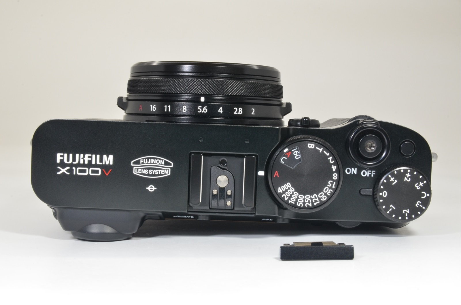 fuji fujifilm x100v black, wcl-x100ii and many accessories shutter count '2700'