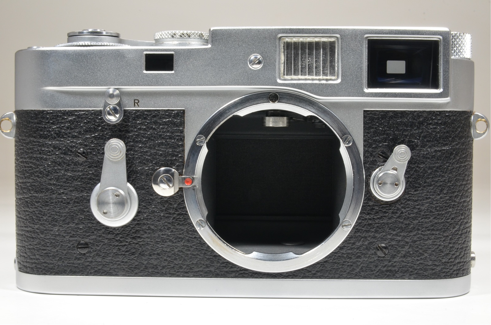 leica m2 self timer rangefinder film camera s/n 1086906 year 1963