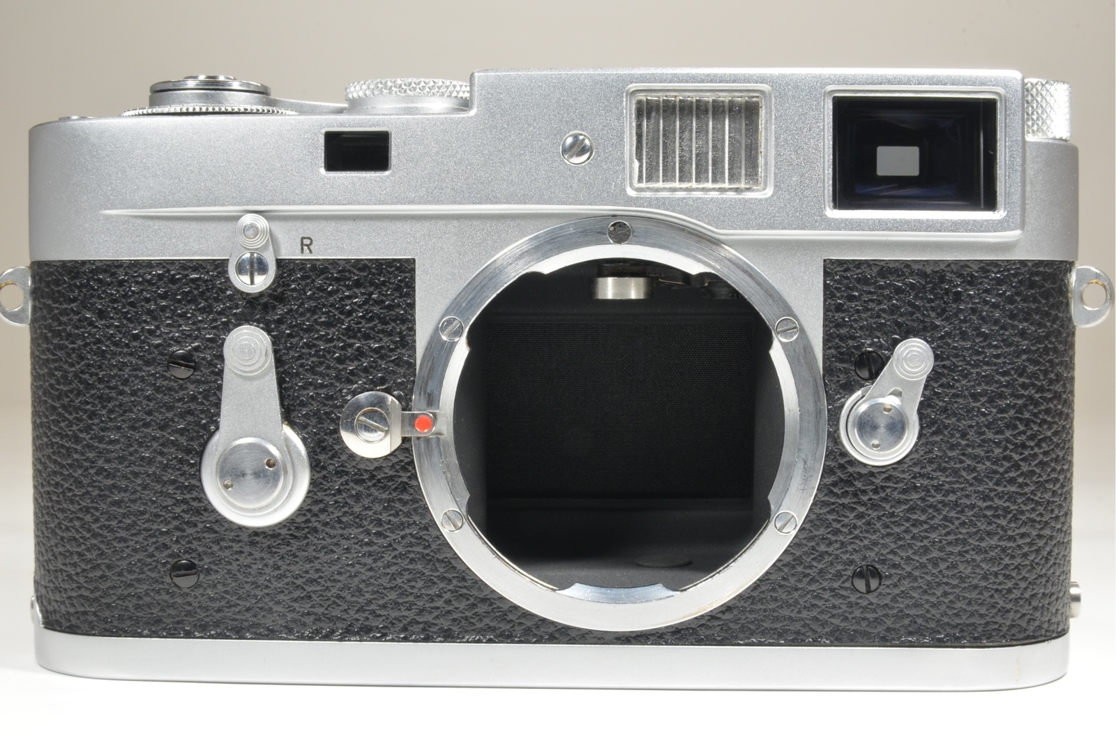 leica m2 self timer rangefinder film camera s/n 1054179 year 1962