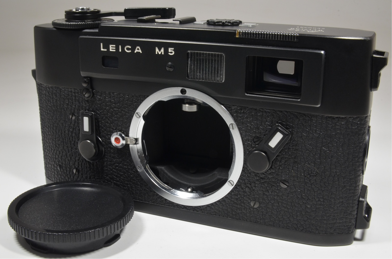 leica m5 black 3 lug year 1973 s/n 1376449 rangefinder camera