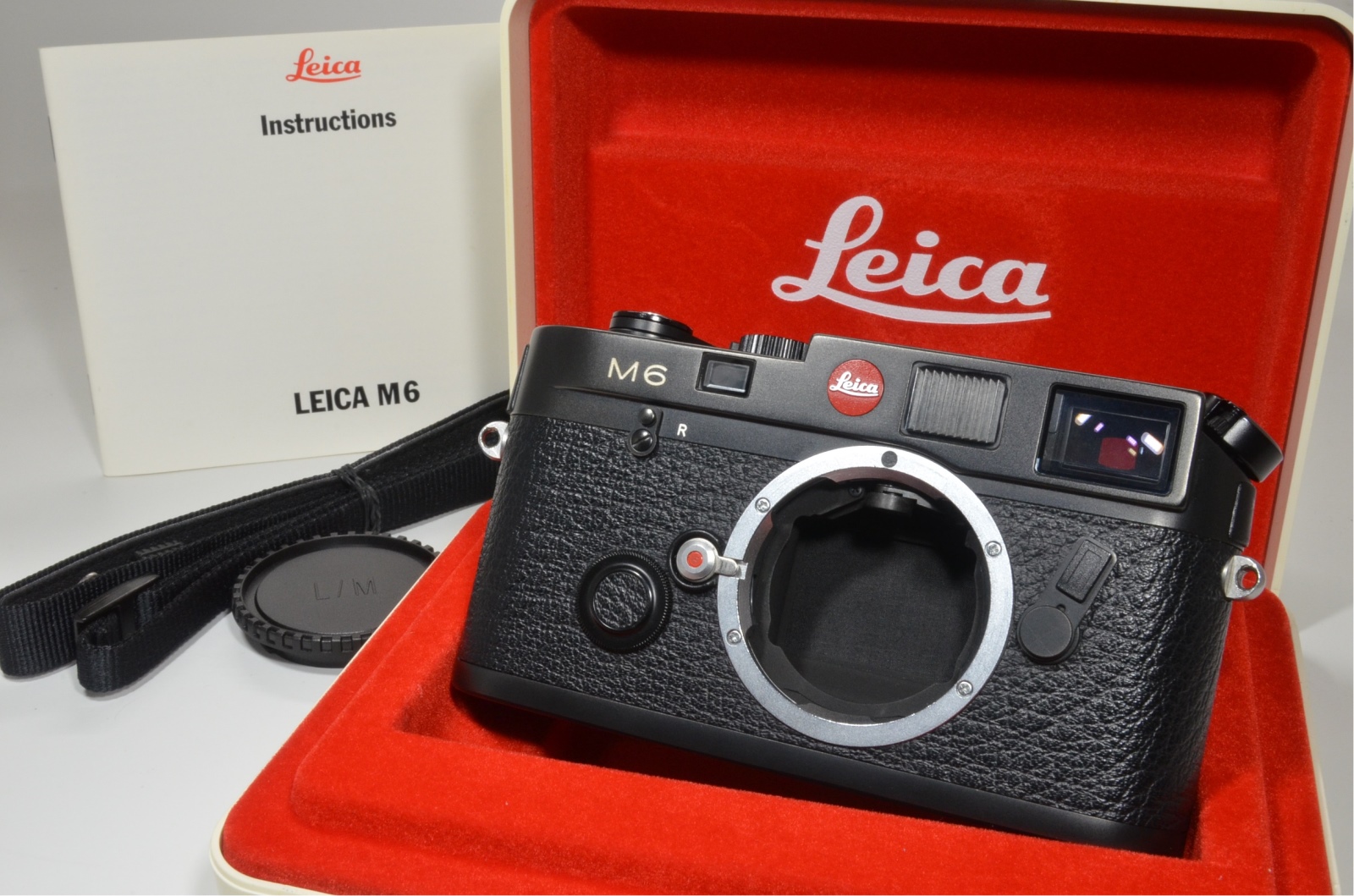 leica m6 black body in boxed 35mm rangefinder film camera