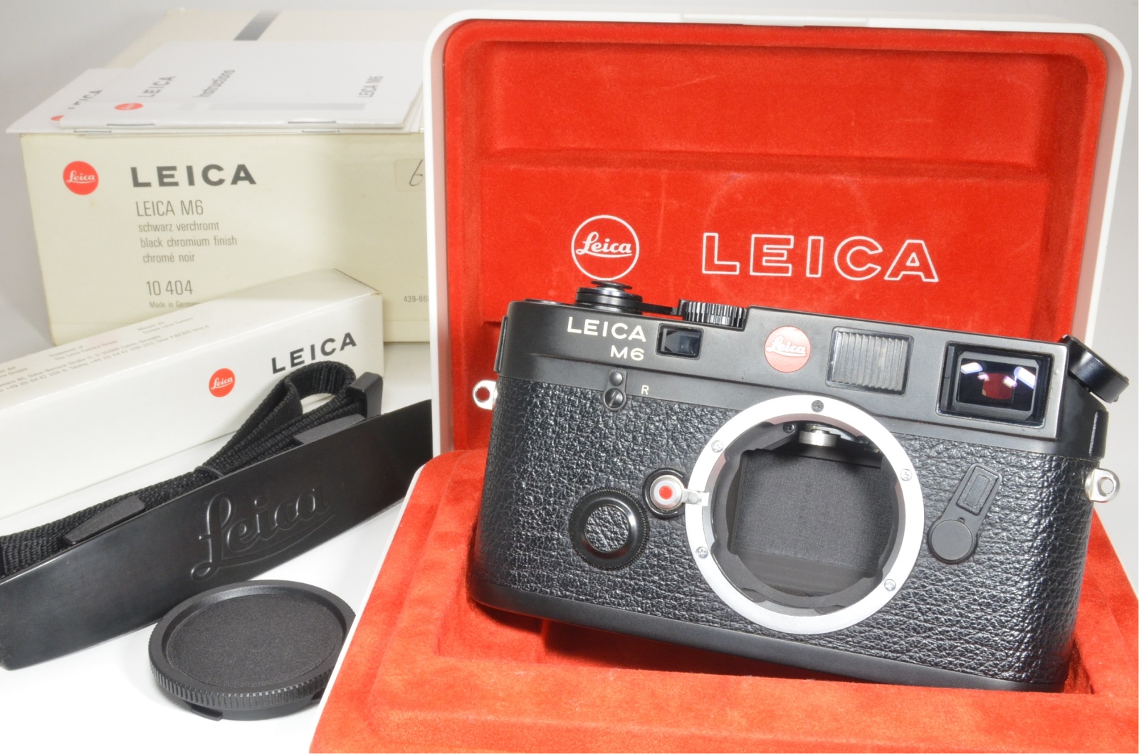 leica m6 0.72 black rangefinder serial no.2415292 year 1997 in boxed