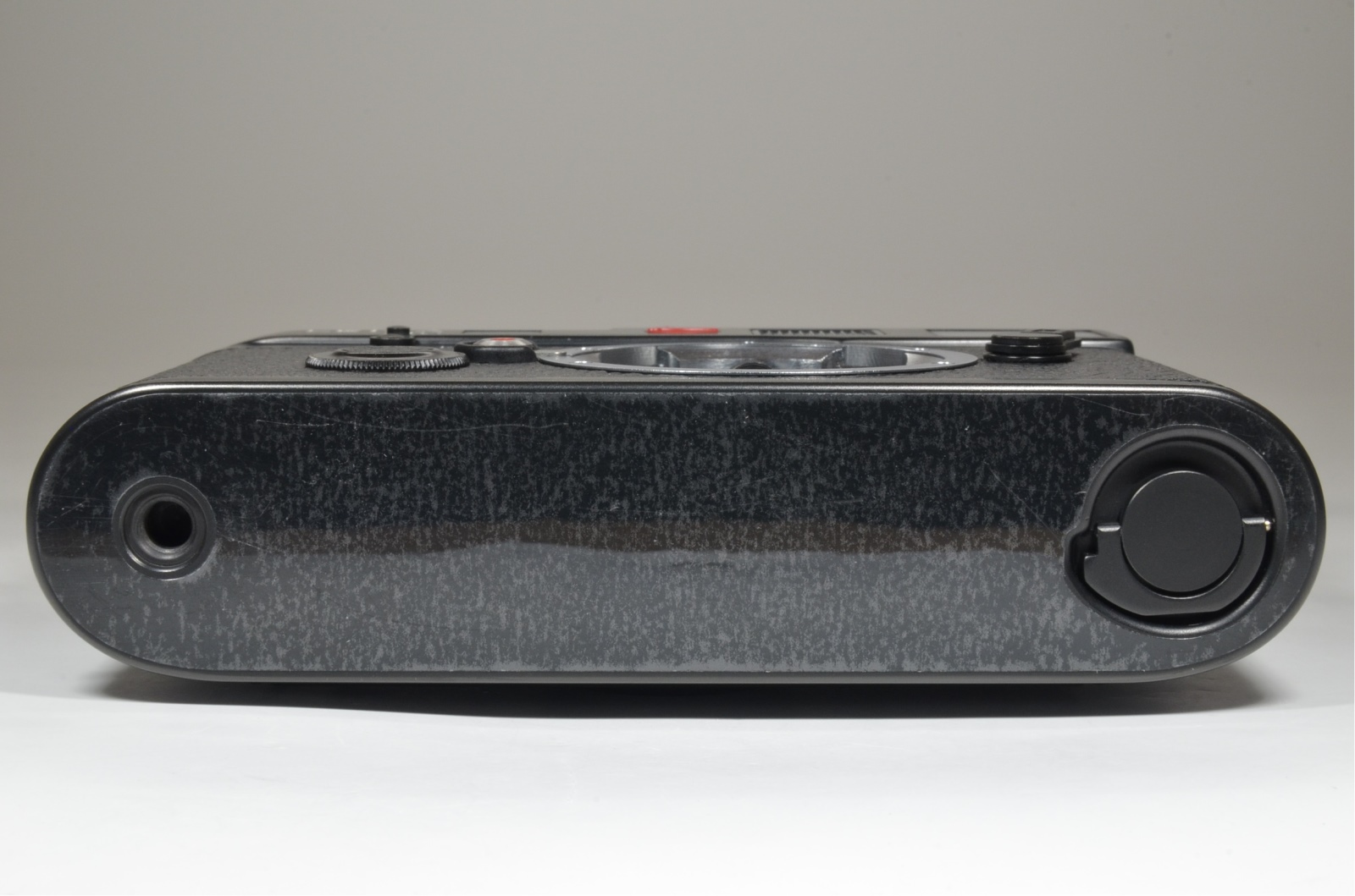 leica m6 0.72 black rangefinder serial no.1689478 year 1986 with case