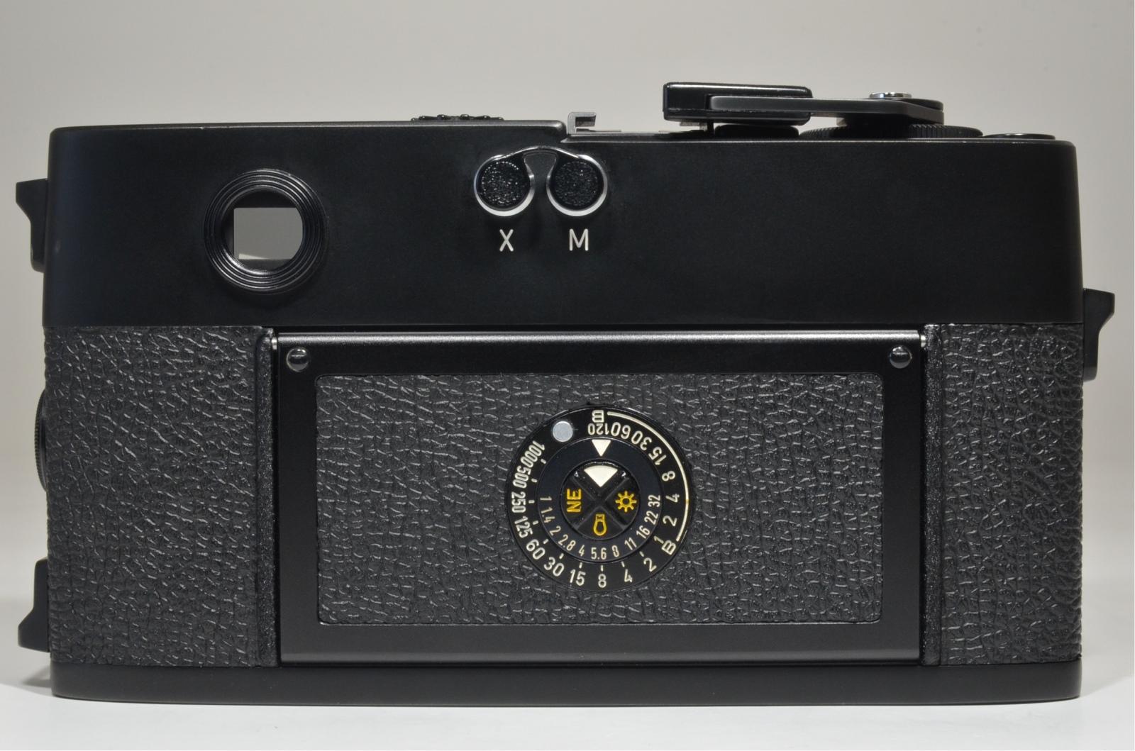 leica m5 black 3 lug serial no.1377846 year 1973 in boxed with strap
