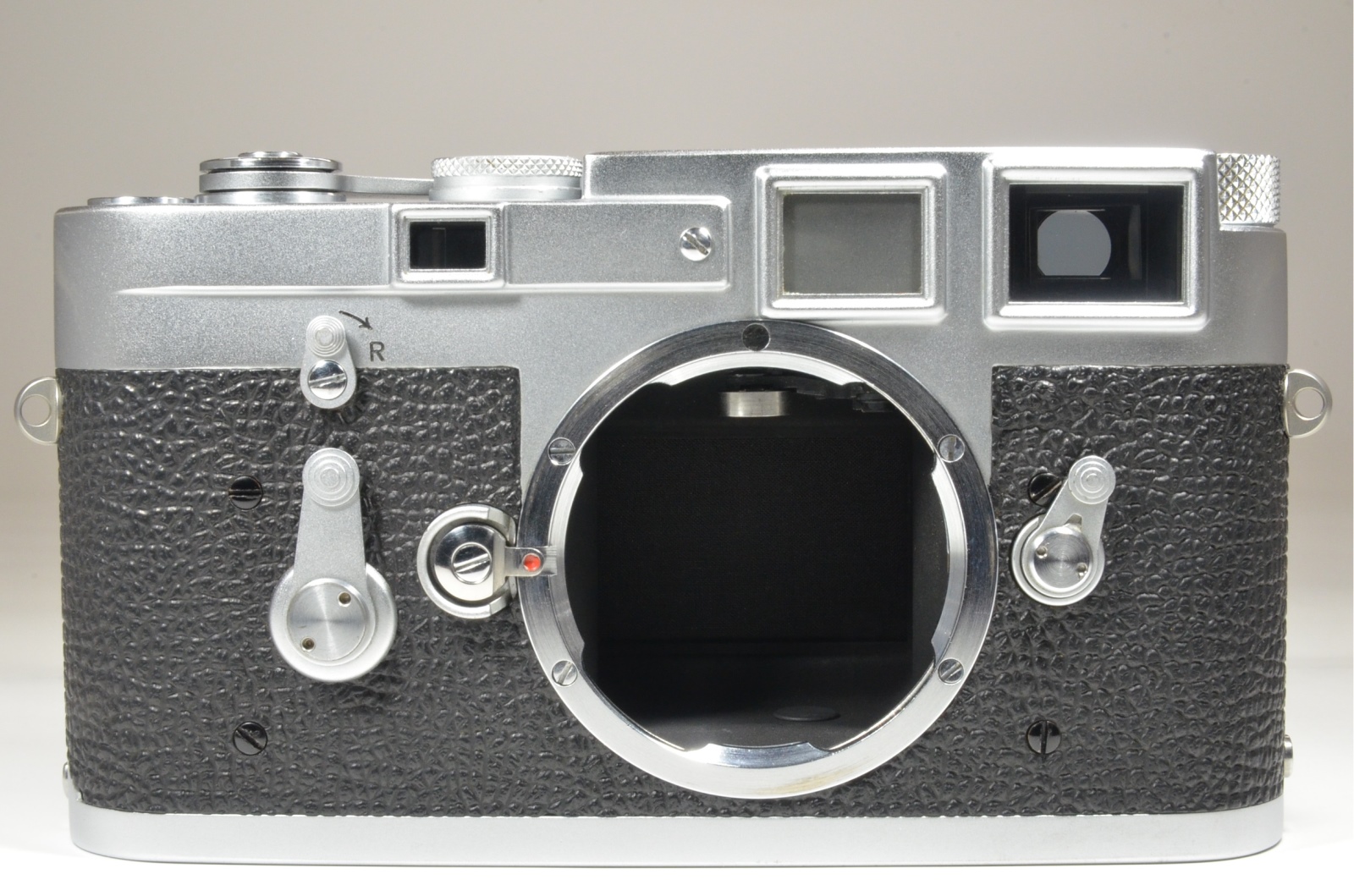 leica m3 single stroke s/n 1111009 year 1965 with strap