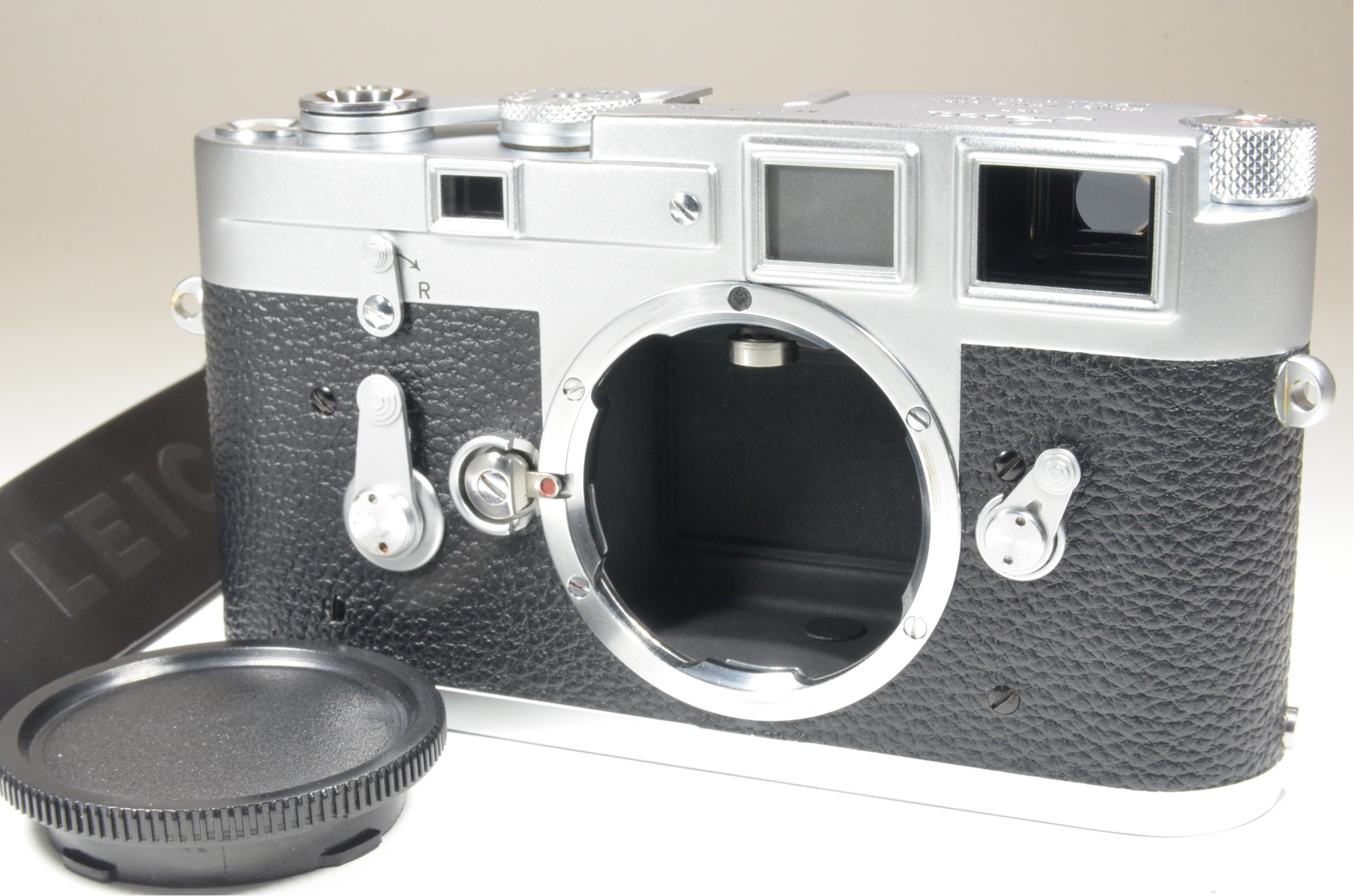 leica m3 single stroke s/n 972034 year 1959 with strap from japan