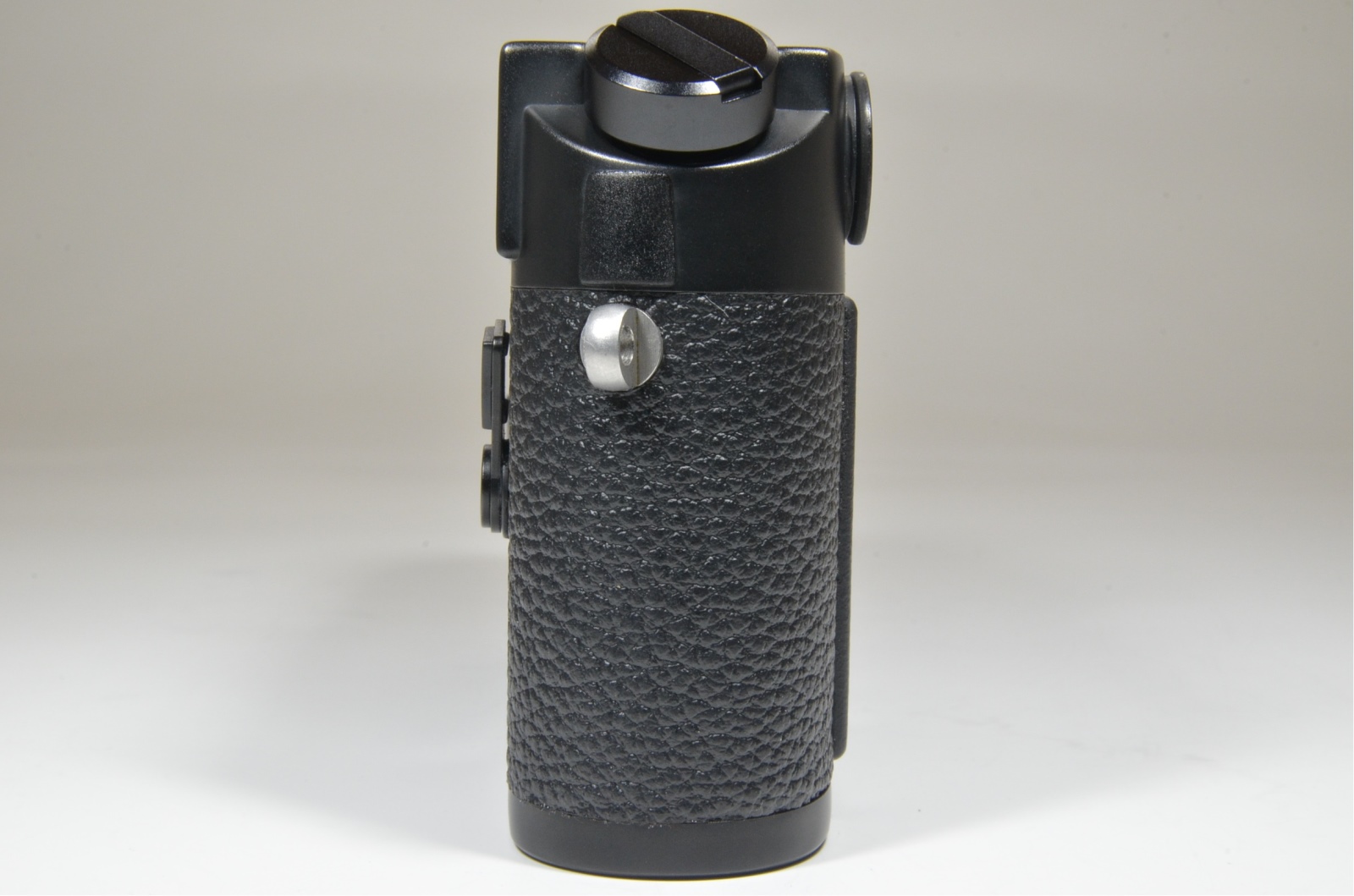 leica m6 0.72 black rangefinder serial no.1779265 year 1990 with case