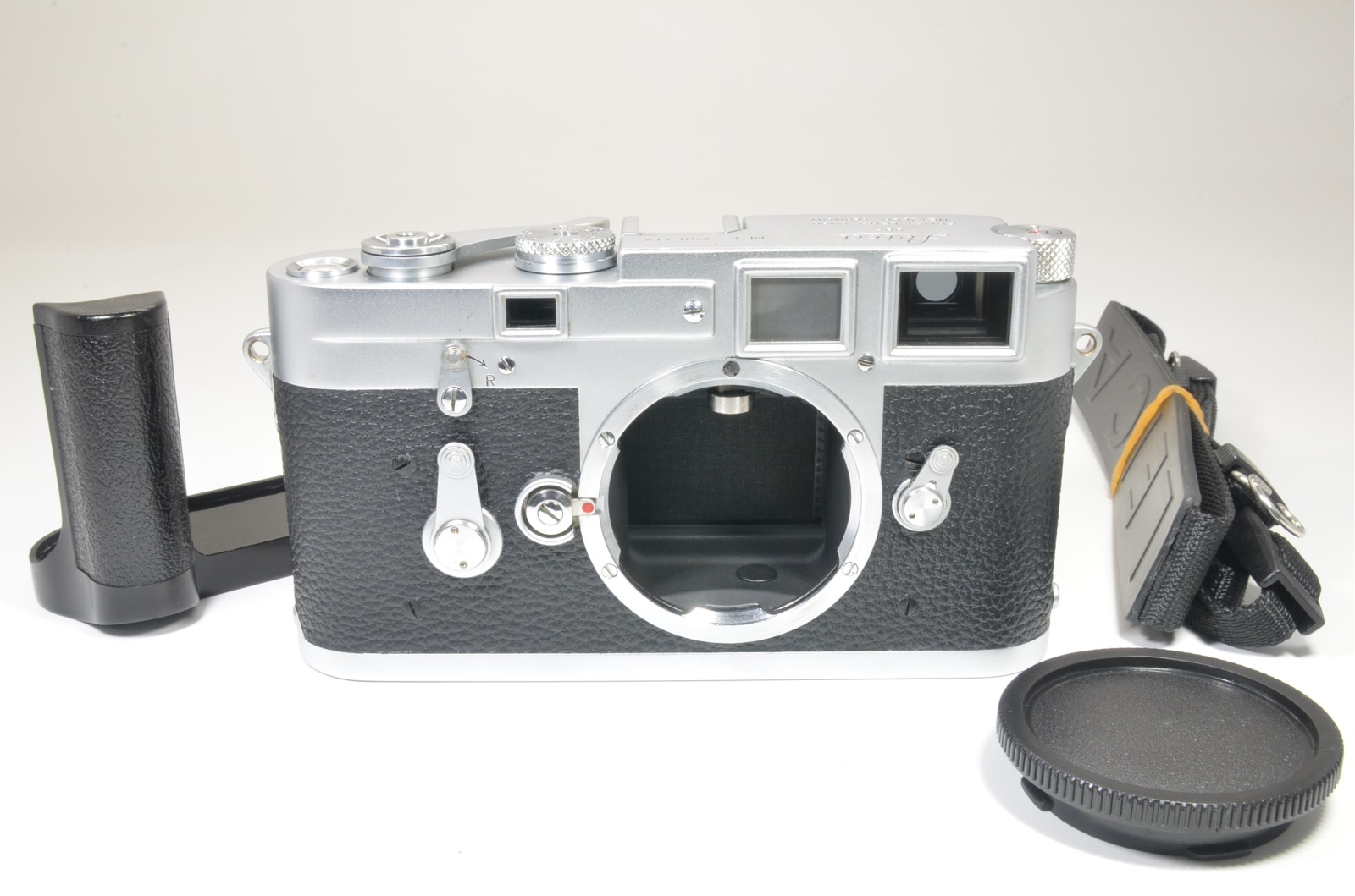 leica m3 double stroke s/n 780714 year 1955 with hand grip from japan shooting tested