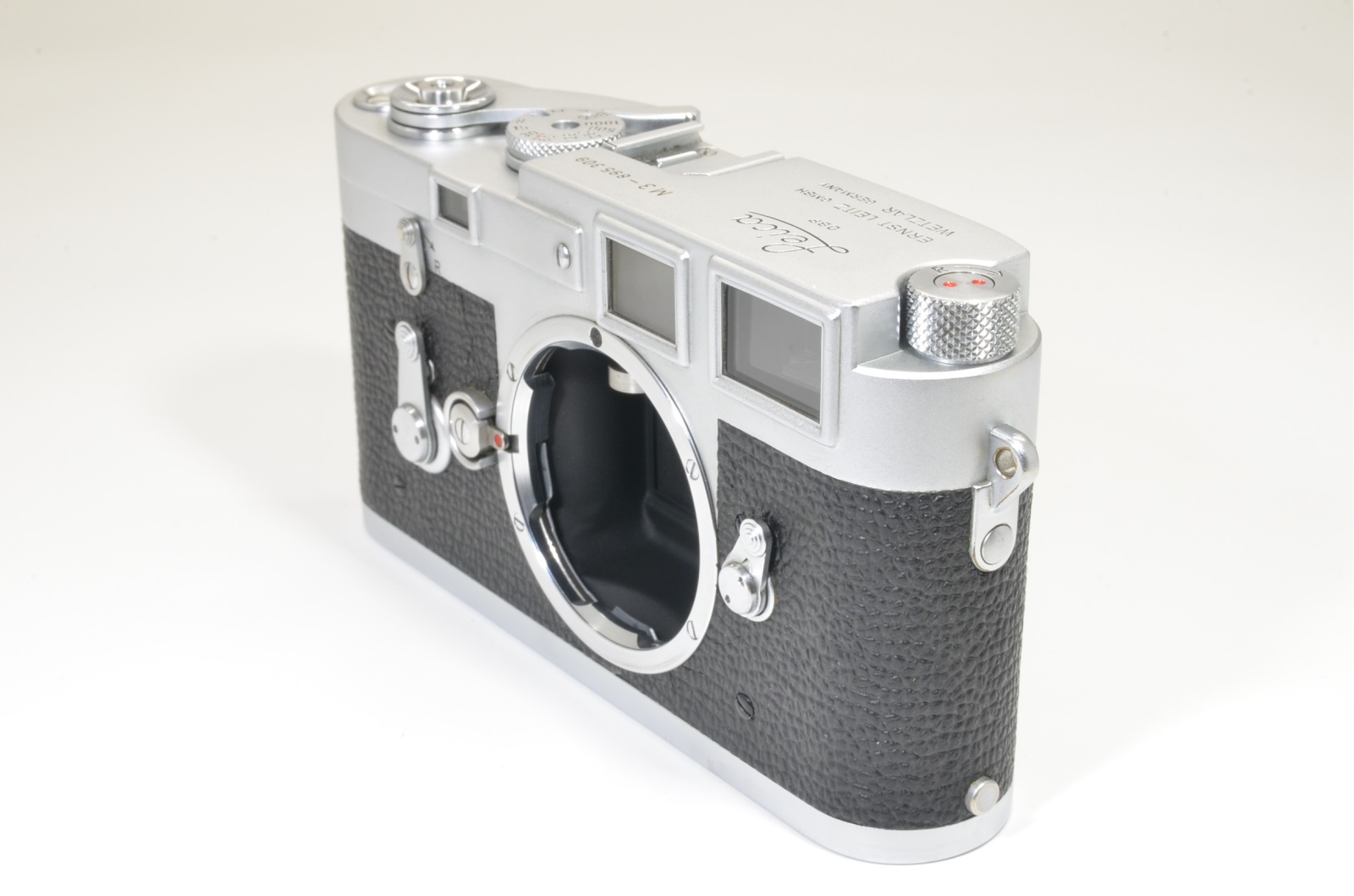 leica m3 single stroke film camera s/n 895309 year 1957 shooting tested
