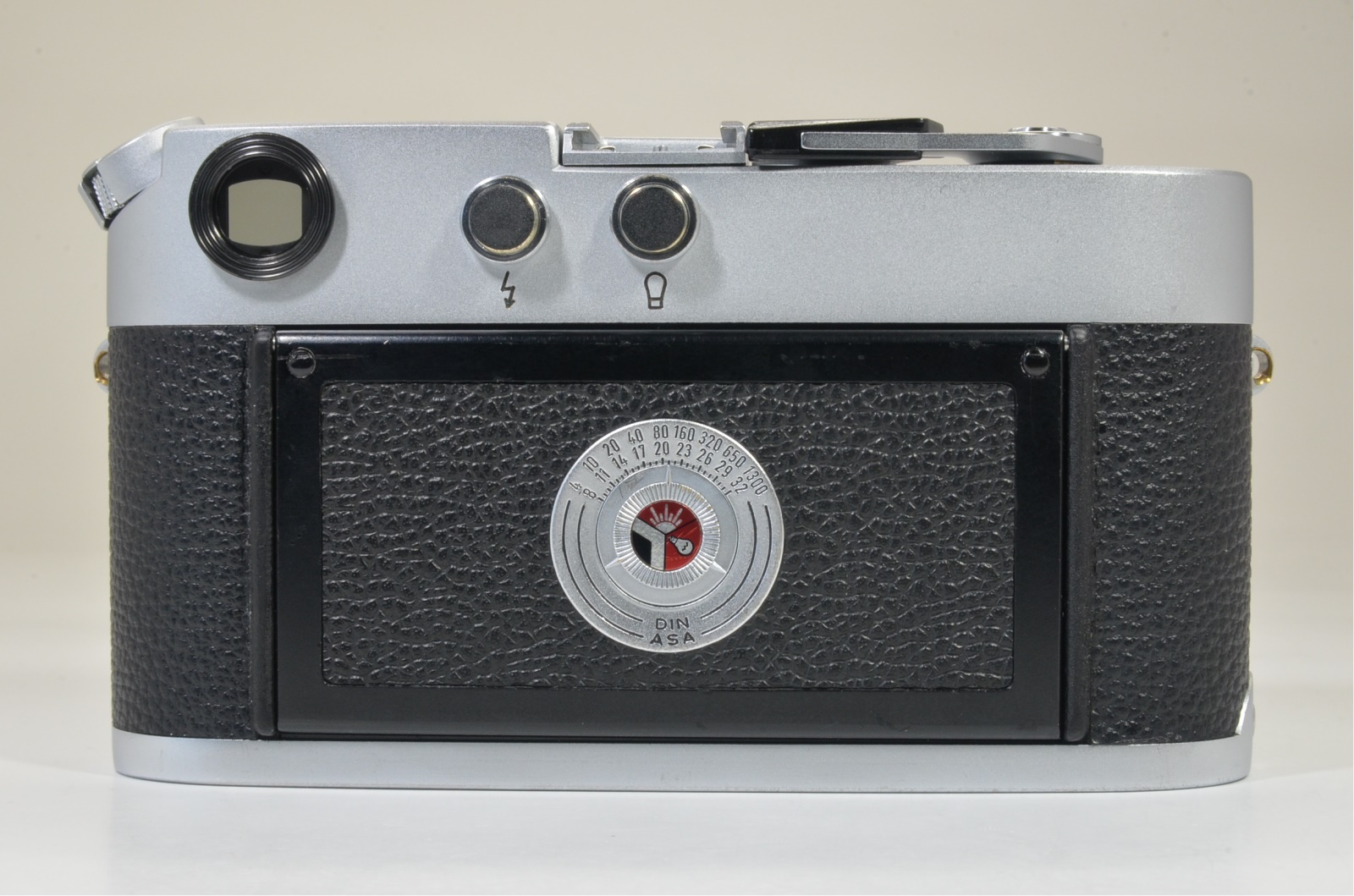 leica m4 silver chrome rangefinder camera s/n 1227904 year 1969 shooting tested