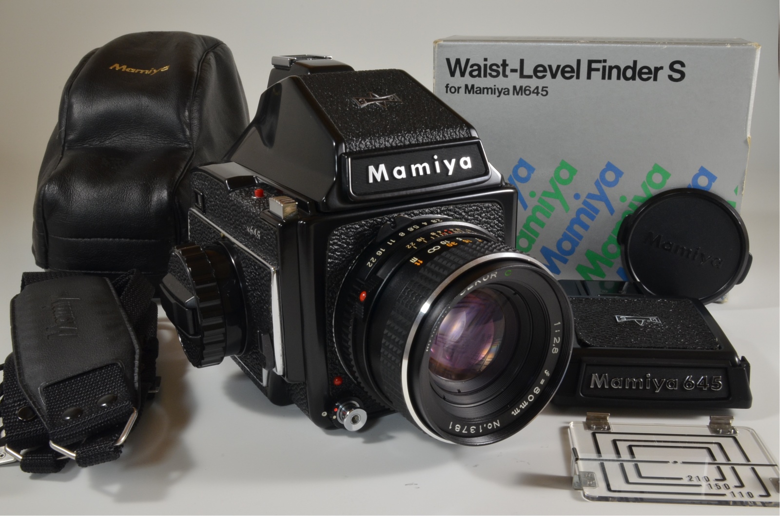 mamiya m645 medium format camera 80mm f2.8 c waist level finder