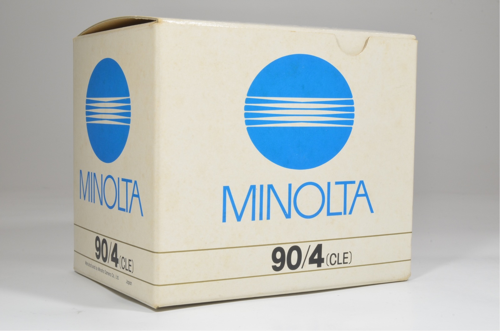 minolta cle 35mm film camera with lens m-rokkor 40mm f2, 90mm f4 and flash