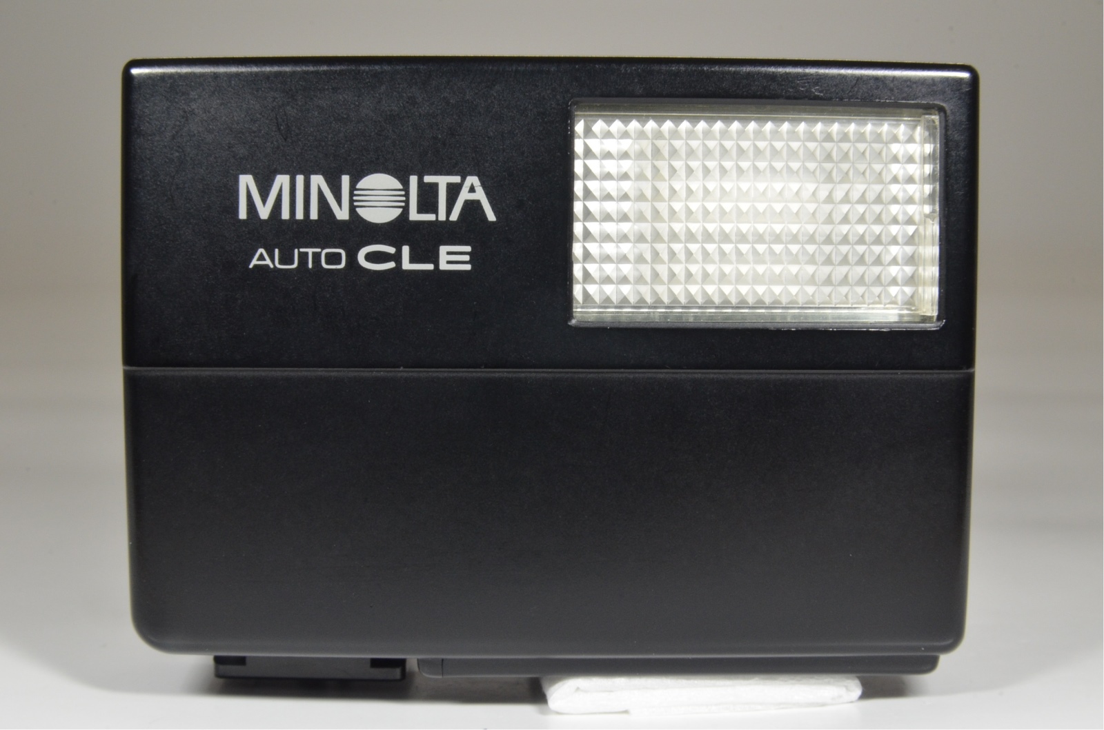 minolta cle film camera with lens m-rokkor 40mm f2, 28mm f2.8, 90mm f4 and flash