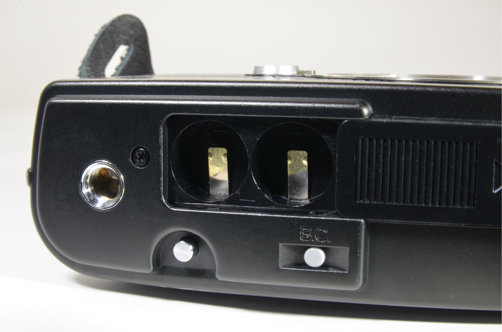 minolta cle film camera, m-rokkor lenses 40mm, 90mm, flash, grip shooting tested