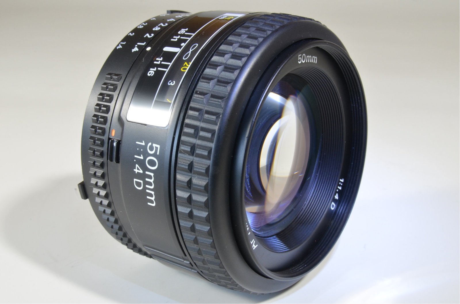 nikon af nikkor 50mm f/1.4 d standard lens