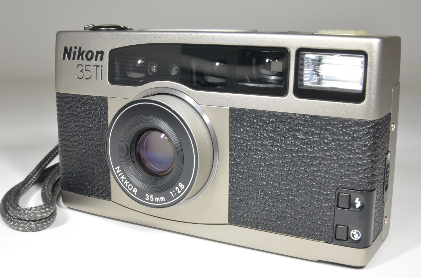 nikon 35ti 35mm point & shoot film camera