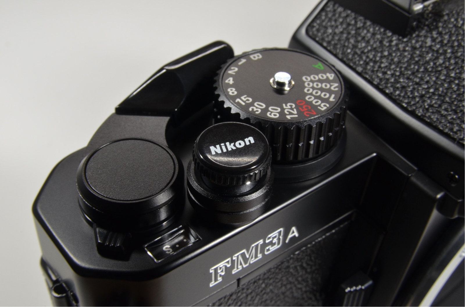 nikon fm3a 35mm film camera black with shutter release from japan
