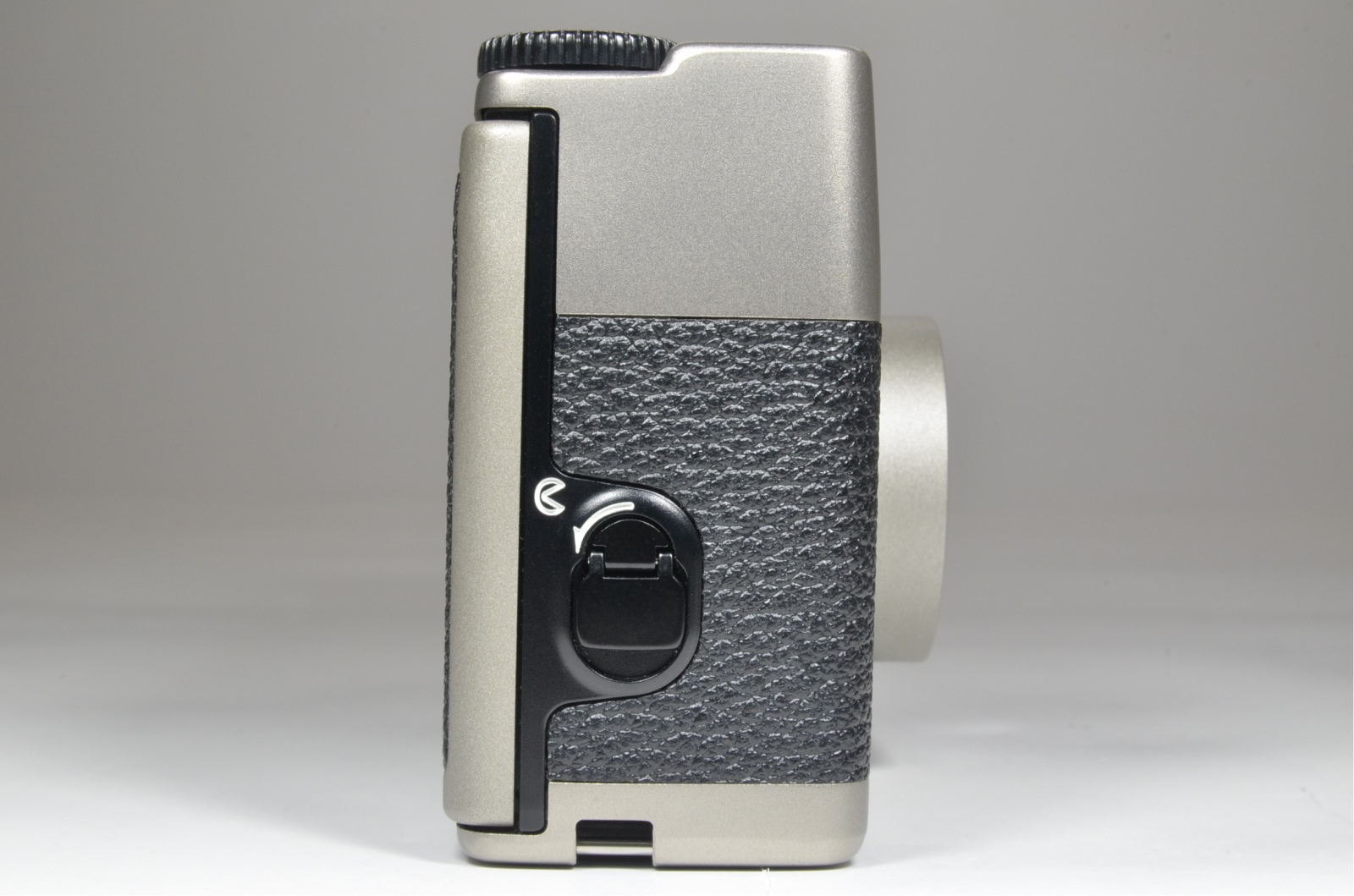 nikon 35ti point & shoot 35mm film camera 35mm f2.8 rare! 'unused' top mint