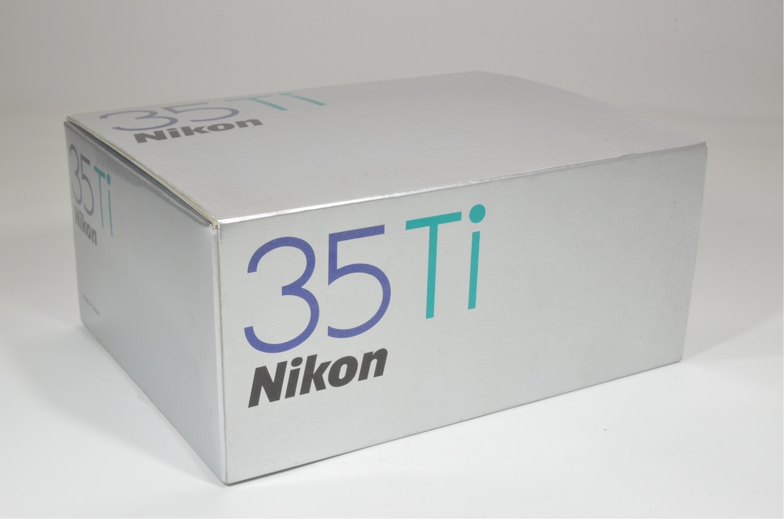 nikon 35ti in boxed point & shoot 35mm film camera 35mm f2.8