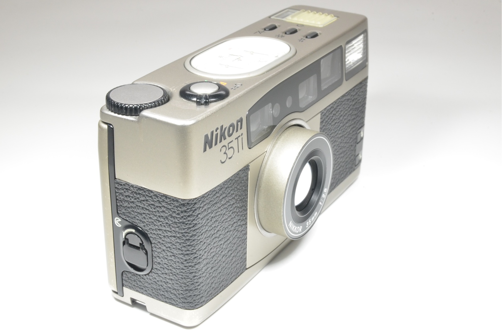 nikon 35ti point & shoot 35mm film camera 35mm f2.8 from japan
