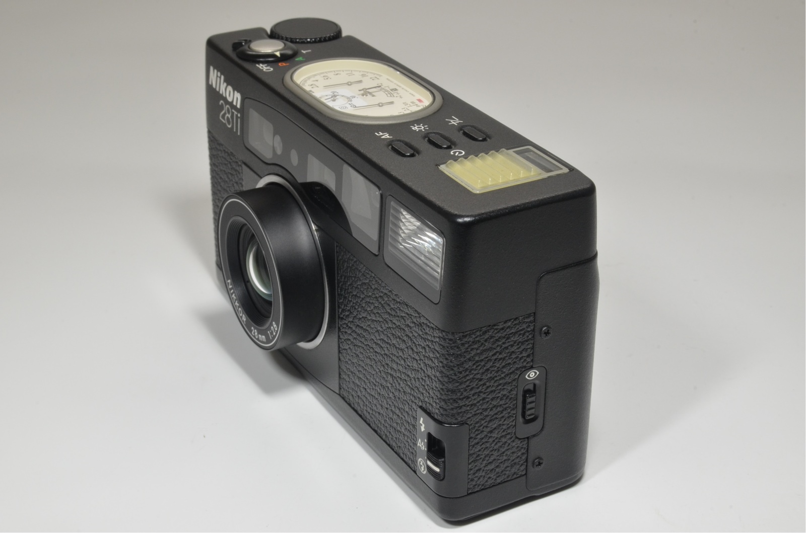 nikon 28ti in boxed point & shoot 35mm film camera 28mm f2.8